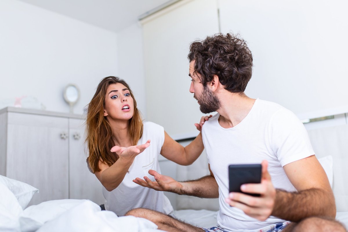 نحوه اثبات حکم پیام دادن به زن شوهر دار